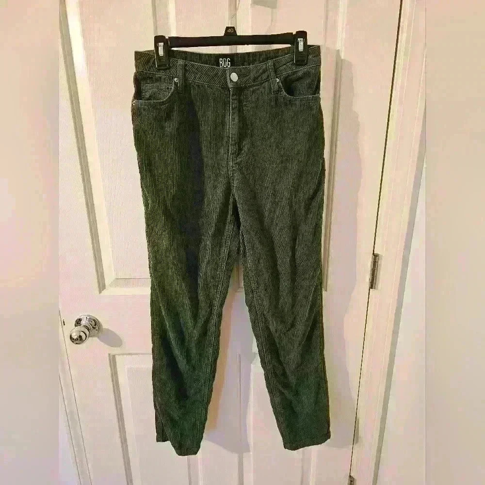 Urban Outfitters BDG Mom High-Rise Forest Green Corduroy Pants Size 27